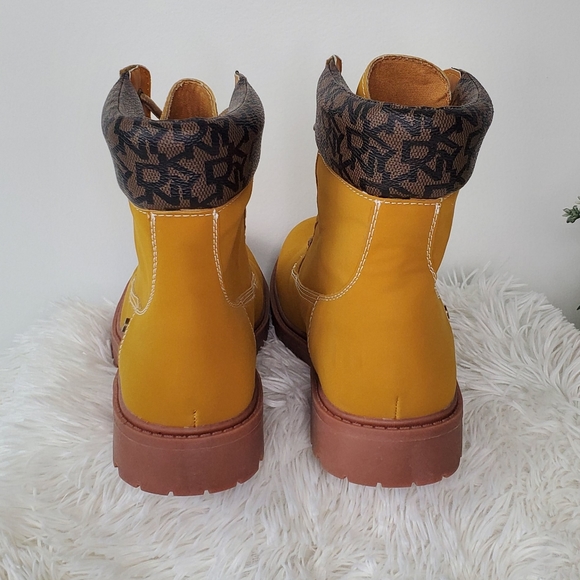 DKNY Men's Ankle Tan Boots Lace Up Style With Logo Size 8.5 - Picture 4 of 14